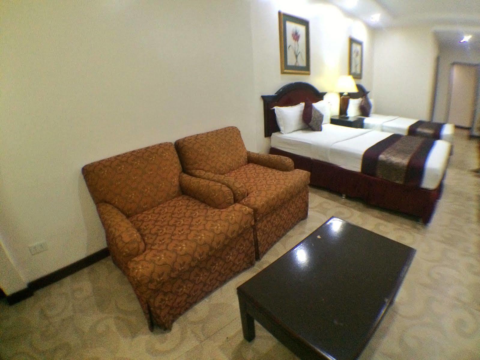 Cindy Kelly Hotel Олонгапо Екстериор снимка